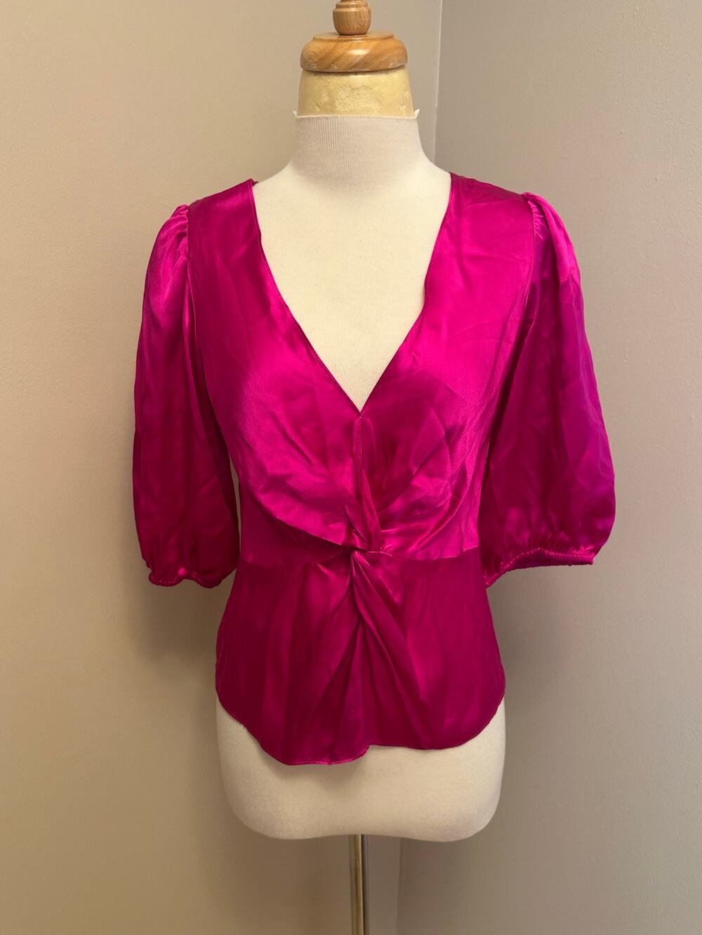 NWT Amanda Uprichard Susannah 100% Silk Twist Front Blouse Hot Pink Sz Small